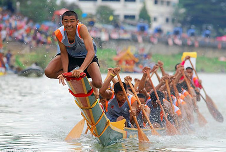 ประเพณีแข่งขันเรือยาว